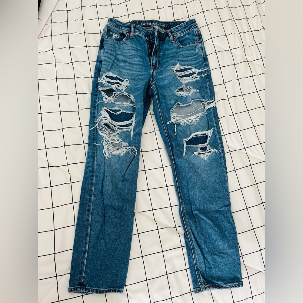 American Eagle Mom Jeans - Size 4 Regular